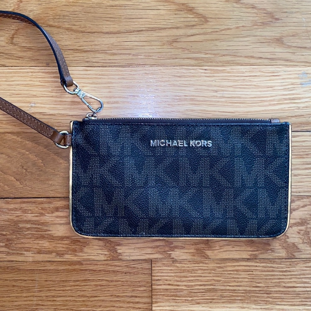 Michael Kors wristlet